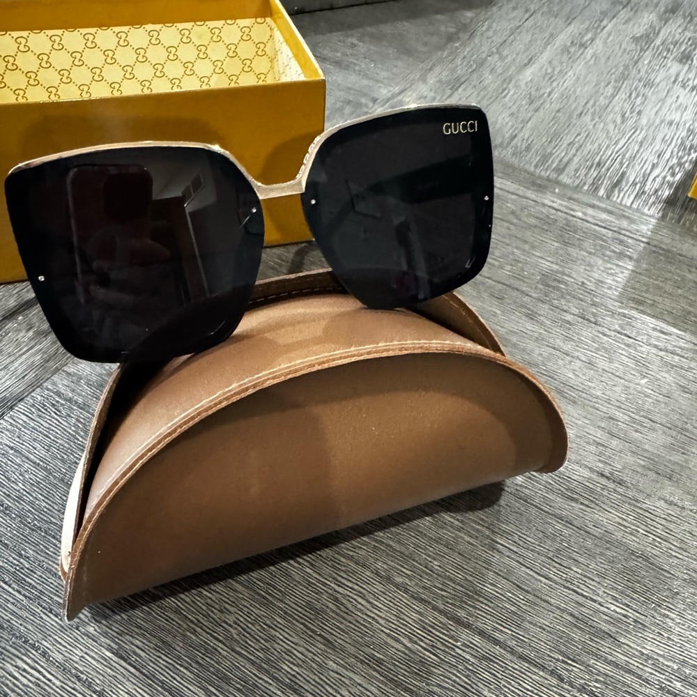 Gucci Black Square, Gold bridge Women's Sunglasses with jewel accents